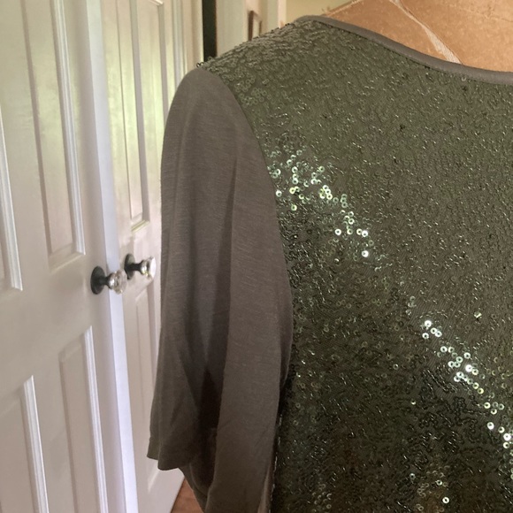 NWT DG2 Sequin Front high low T shirt top OLIVE GREEN LARGE Diane Gilman - Picture 7 of 11
